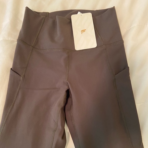 NWT Fabletics PureLuxe leggings! Size XS - Picture 1 of 7